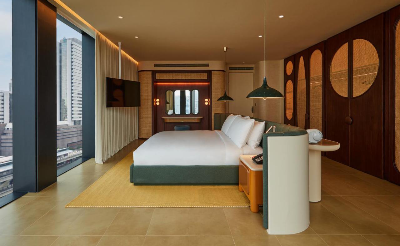 The Standard, Bangkok Mahanakhon Exterior foto A bedroom at the hotel