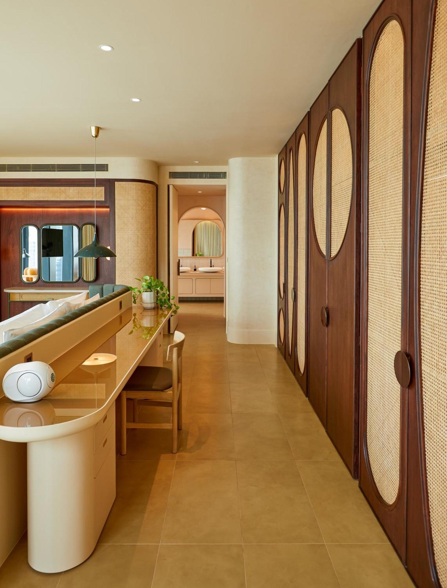 The Standard, Bangkok Mahanakhon Habitación foto A guest room at the hotel