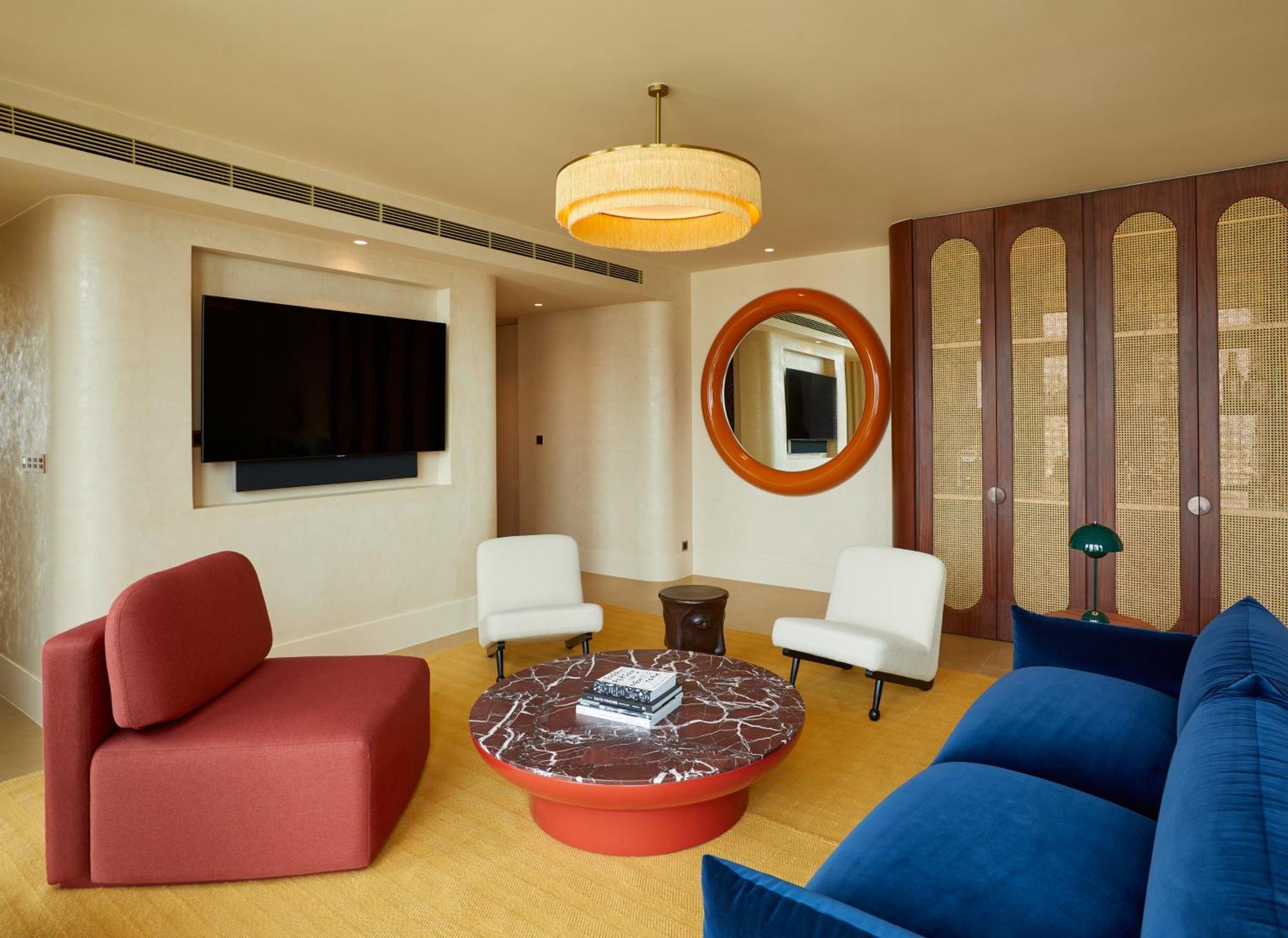 The Standard, Bangkok Mahanakhon Habitación foto The living room of a suite at The Oberoi, Mumbai